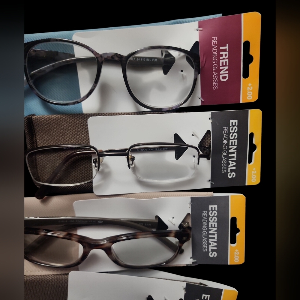 Bundle Of 4 NWT  +2.00 Essentials and Trend Reading Glasses - Picture 3 of 3